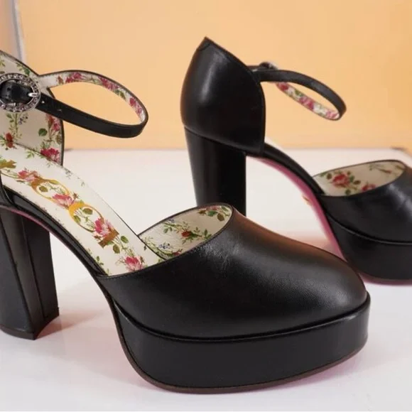 Gucci Black Heels with Floral Interior - Picture 2 of 7